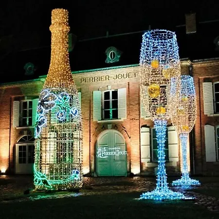 Premium Le Figaro 1 *