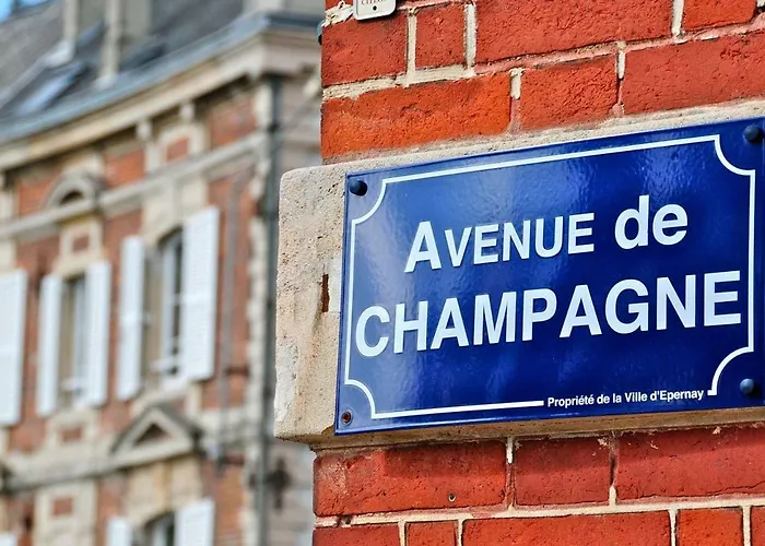 Premium Le Figaro 1 Apartment